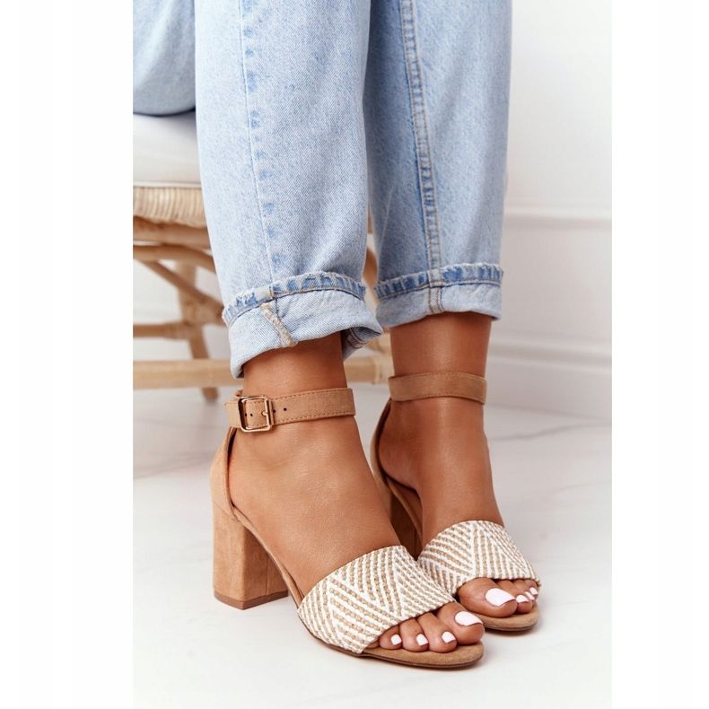 EVE Svijetlosmeđe sandale za medeni mjesec s pletenicama na šipki bež 4