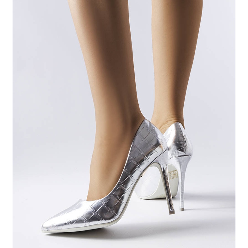 PA1 Srebrne igle ukrašene Raison reljefom srebro 1