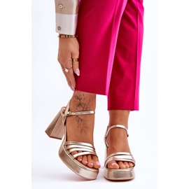 FB2 Ženske kožne štikle i sandale s platformom Gold Verda zlatna 1