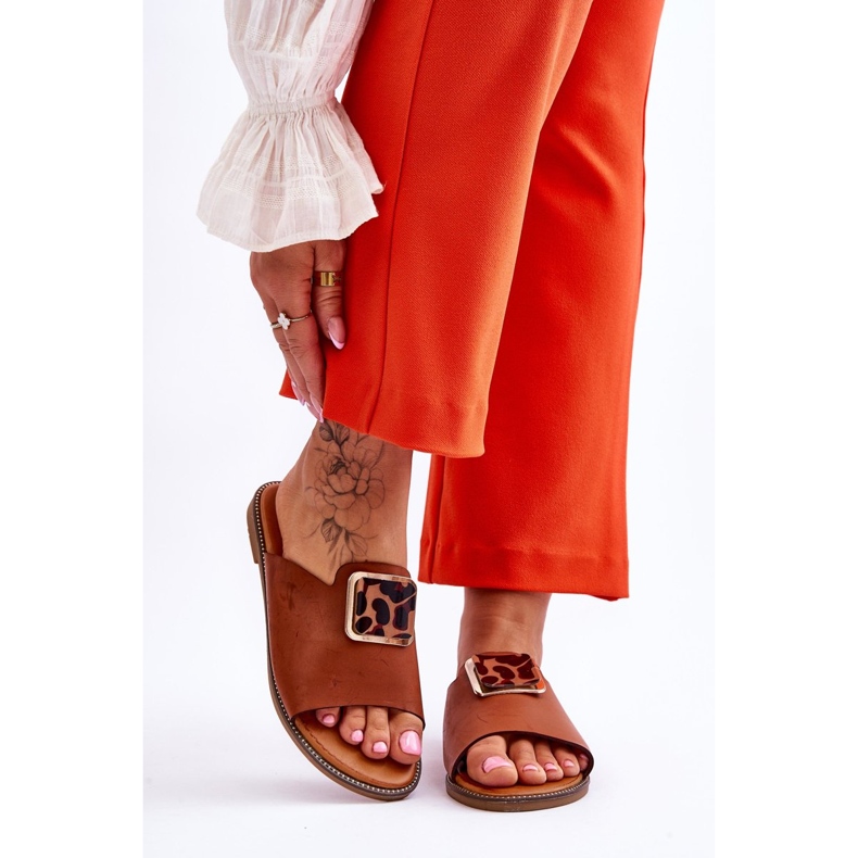 FJ1 Ženske papuče s ukrasnim elementom Camel Leonia smeđa 1