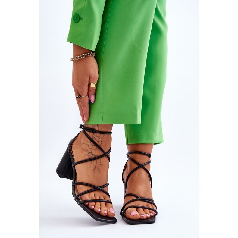 Kožne moderne ženske sandale na petu crne Primma crno 1