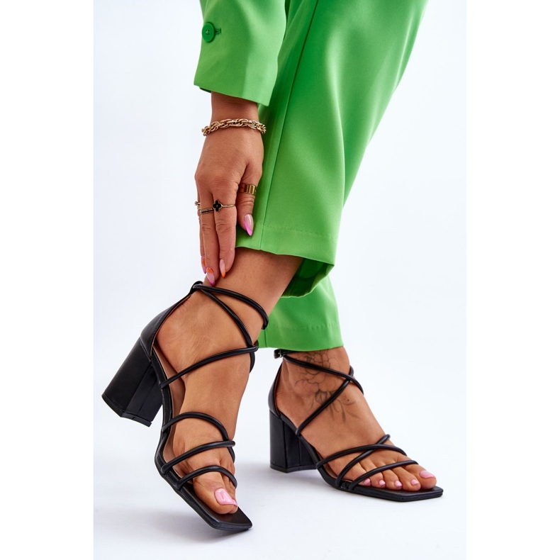 Kožne moderne ženske sandale na petu crne Primma crna 2