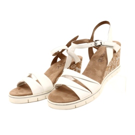 Caprice kožne sandale na klin 9-28710-20 160 bijele mekane bijela 5