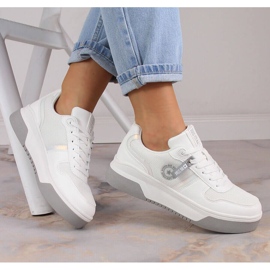 Ženske sportske cipele na vezanje bijele boje Big Star LL274A024 bijela 1