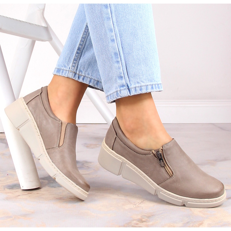 Ženske udobne kožne cipele na wedges bež boje Helios 404-02 1