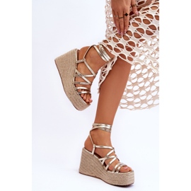 FJ1 Zlatne Margaritt sandale na klin zlatni 2