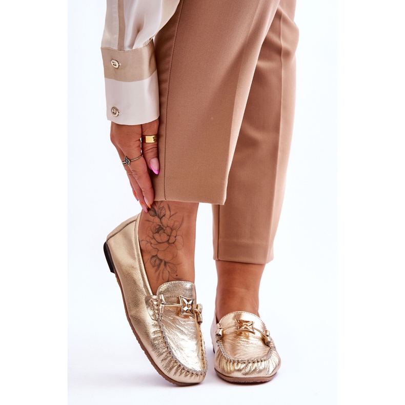 Klasične kožne natikače s ukrasom Laura Messi 2459 zlatne zlatna 1