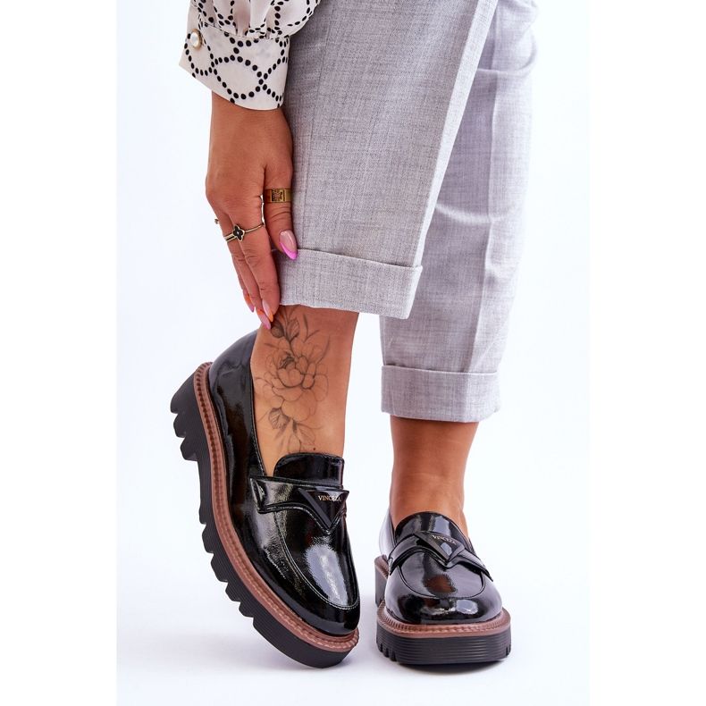Vinceza Lakirane ženske mokasine s platformom s crnim ukrasom Jonett crna 1