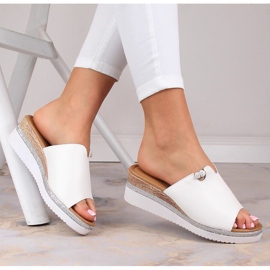 Ženske bijele papuče na klin Potocki YQ21005 bijela 1