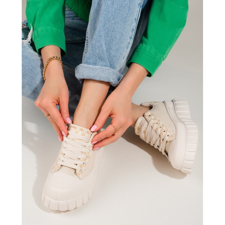 Ženske krem ​​tenisice na visoku Shelovet platformu bež 1