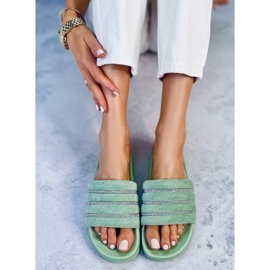 BM Tobogani od kamenčića Lynne Green zelena 2