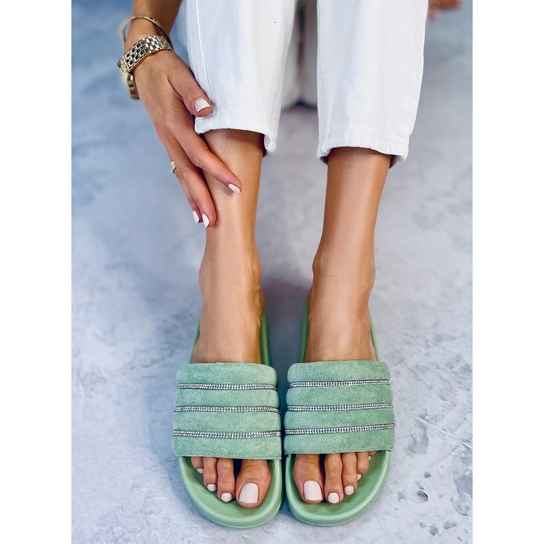 BM Tobogani od kamenčića Lynne Green zelena 2