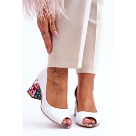 Lewski Shoes Kožne salonke s ukrasnom potpeticom Leski Shoes 2608/K White Peas bijela 1