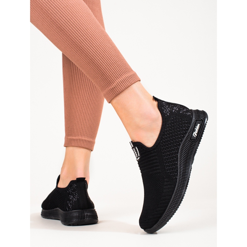 Lagane ženske sportske cipele od crnog tekstila T.Sokolski 1
