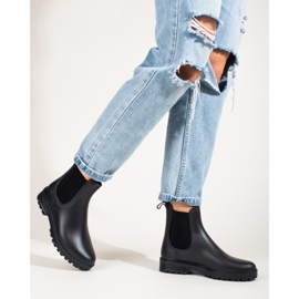 Crne čizme s debelim potplatom iz Sheloveta crna 1