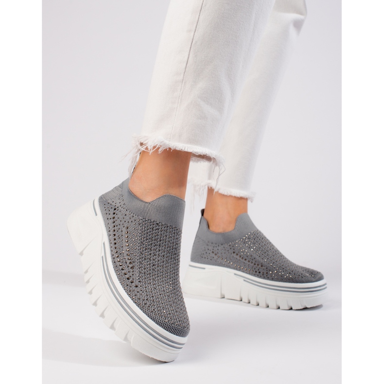 T.Sokolski Tekstilno sive sportske cipele s debelim potplatom od T.Sokolskog siva 1