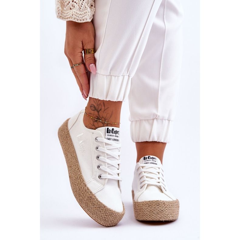 Modne pletene tenisice Lee Cooper LCW-23-31-1796L Bijele bijela 1