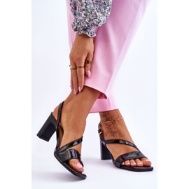 Ženske lakirane sandale na petu crne Carrie crna 2