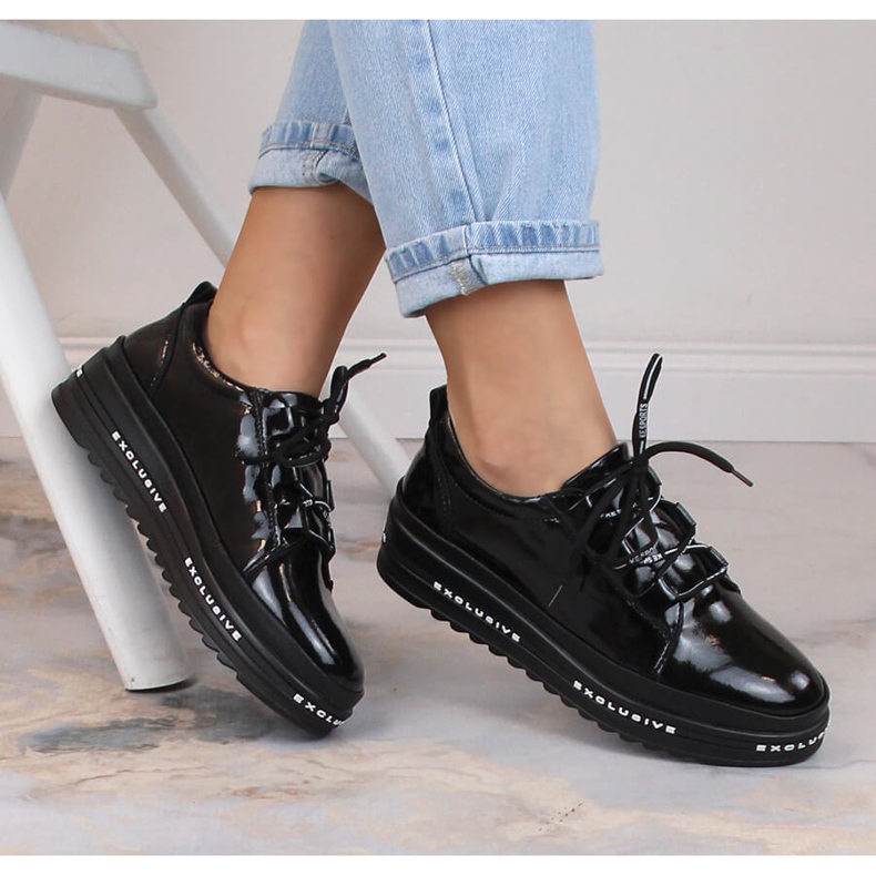 Kožne lakirane udobne cipele s platformom crne S.Barski LR29592 crna 1