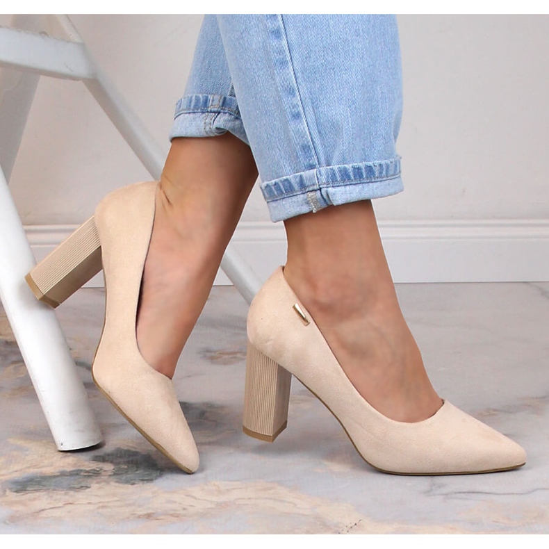 Ženske bež salonke od antilopa na stup T.Sokolski W23-402 1