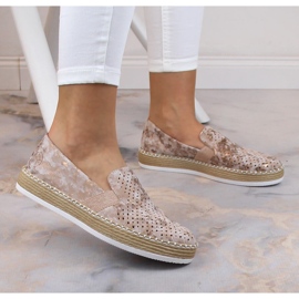 Udobne ženske ažurne cipele od ružičastog zlata Rieker L7852-31 zlatna 1