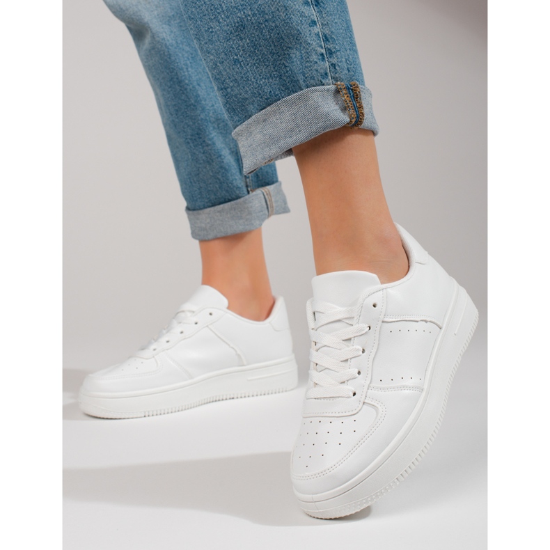 Shelovet bijele sportske cipele s debelim potplatom bijela 1