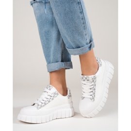 Bijele ženske tenisice na debeloj Shelovet platformi bijela 1