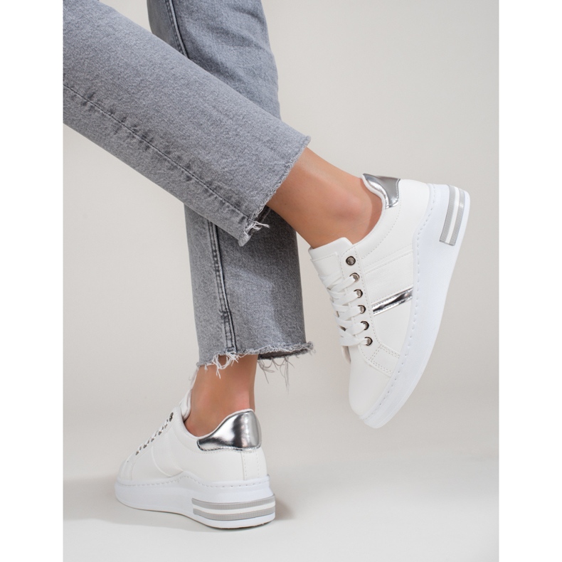 Ženske bijele čizme s debelim potplatom Shelovet bijela 2