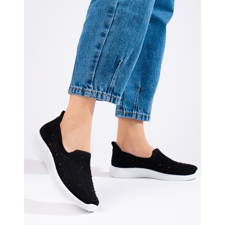 Natikače od crne tkanine s nitnama iz Sheloveta crno 1