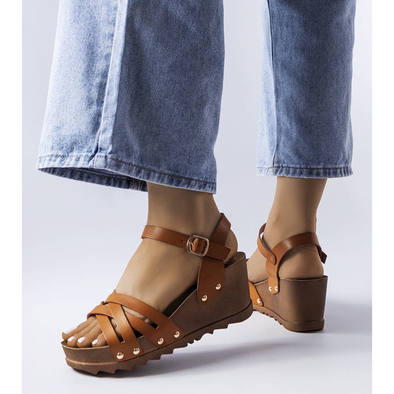 BM Smeđe sandale na klin marke Audric smeđa 1