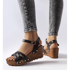 Crne sandale na klin marke Audric crna 1