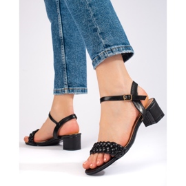 Crne sandale na nisku petu marke Shelovet crna 2