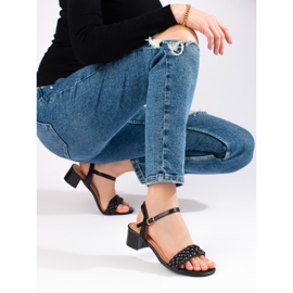 Crne sandale na nisku petu marke Shelovet crno 1