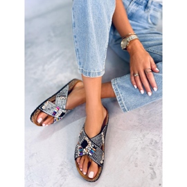 BM Rezai tobogani od pluta s crnim perlama crno 2