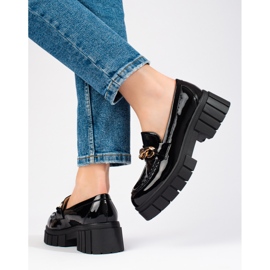 Shelovet crne lakirane cipele s platformom crna 1