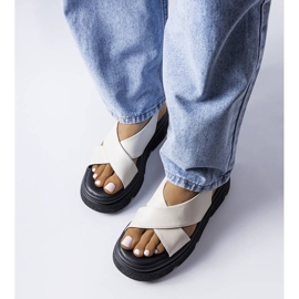 Evento Bež sandale s platformom iz Oakwaya 1