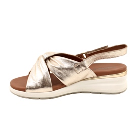 Caprice Platino metalne kožne sandale 9-28300-20 959 zlatni 4