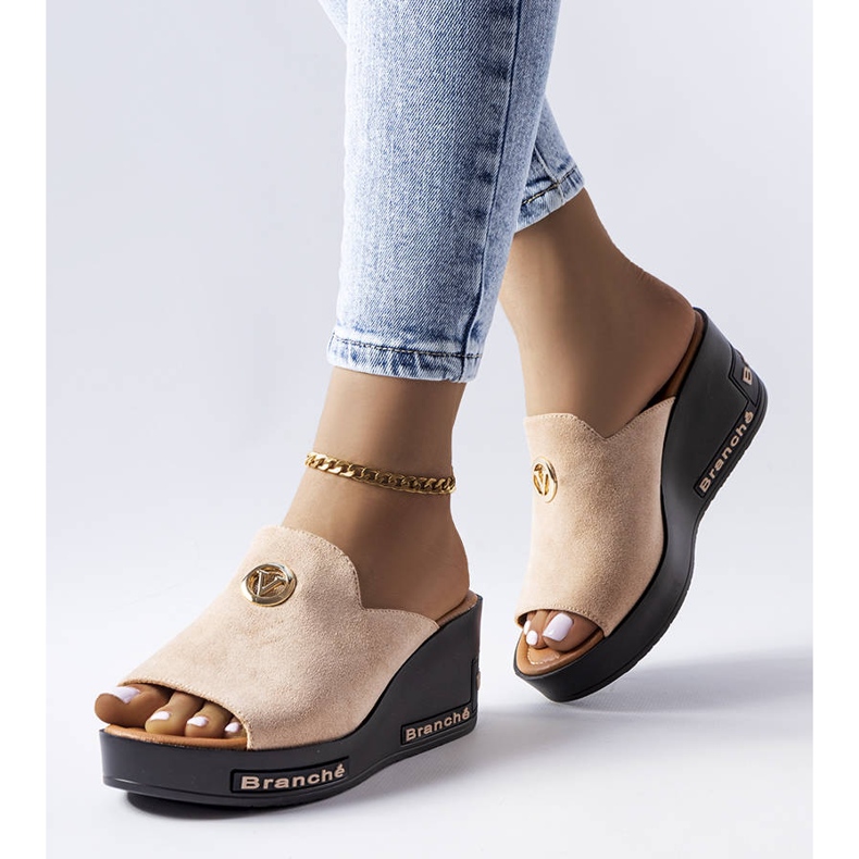 Bež sandale na visoke klinove iz Vinceza 1