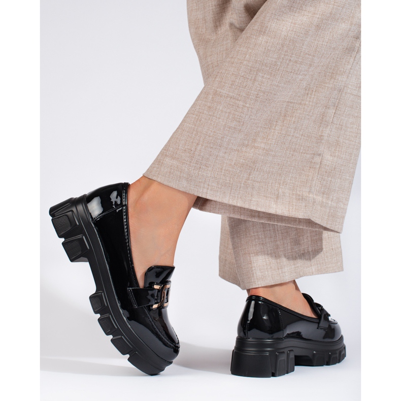 Lakirane crne natikače s ukrasom Shelovet crna 1