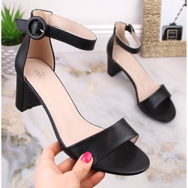 Crne ženske sandale na post eVento 1617 crna 1