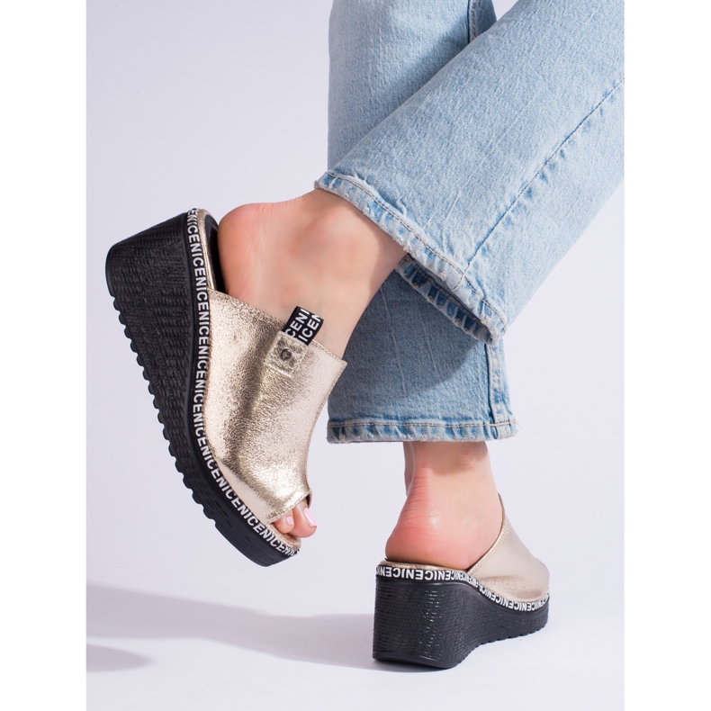 Ženske zlatne Shelovet papuče na klin zlatna 1