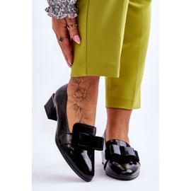 Vinceza Moderne lakirane kožne cipele s ukrasnom mašnom Shira crne crno 1