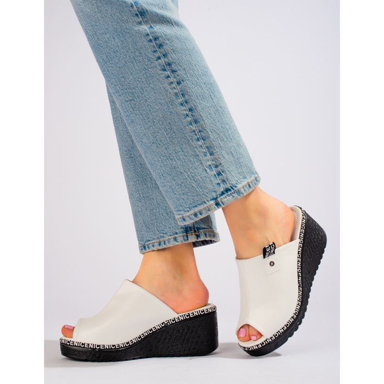 Ženske bijele papuče na klin Shelovet bijela 1