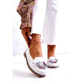 Evento Ženske kožne mokasinke s resama Bijela Laressa 1