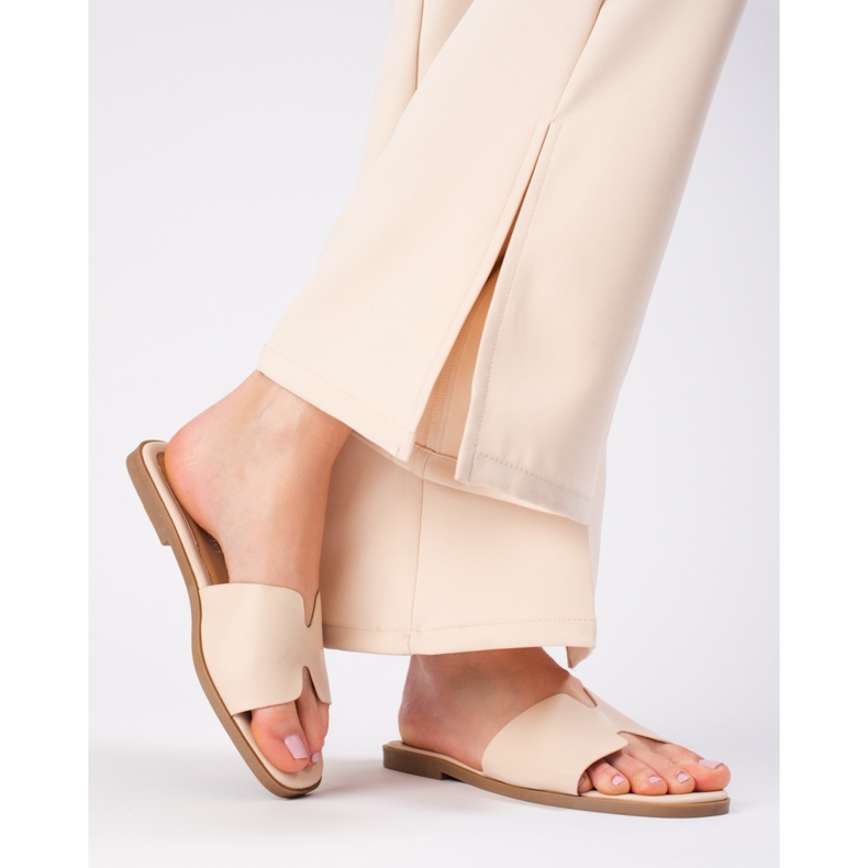 Bež klasične papuče od Shelovet eko kože 1