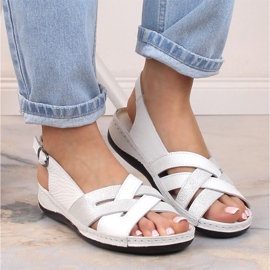 Ženske ravne bijele kožne sandale T.Sokolski L22-521 bijela 1