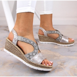 Udobne ženske slip-on sandale s elastikom Rieker 61916-91 višebojan 2