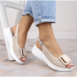 Ženske udobne kožne sandale na wedges bež S.Barski BN291 1