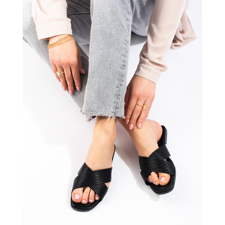 TRENDI Udobne klasične japanke crna 1