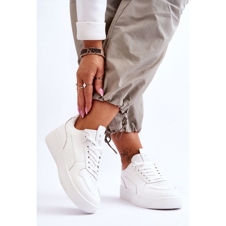 Ženske klasične sportske cipele Juliano bijele boje bijela 2